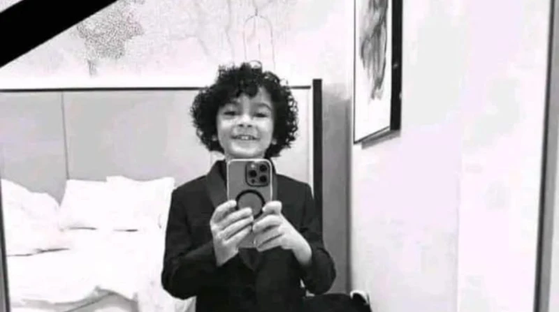 يوم إجازة المدرسة باظ.. الطفل جان رامز ينفي شائعة وفاته نفى الممثل الطفل جان رامز، ما تداولته عدد من صفحات مواقع التواصل الاجتماعي حول وفاته، مؤكدا أنه بصحة جيدة، وتلقى الخبر بينما