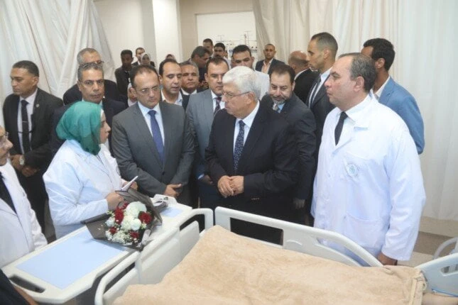 وزير التعليم العالي يزور طلاب جامعة الجلالة المصابين.. ويوجه باستمرار تقديم الرعاية الكاملة لهمقام الدكتور أيمن عاشور وزير التعليم العالي والبحث العلمي، ظهر اليوم السبت، يرافقه الل