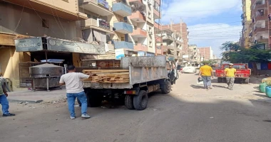 كتبت أمل عبد الرحيم بناء على توجيهات اللواء طيار أركان حرب أكرم محمد جلال محافظ الإسماعيلية، لكافة الوحدات المحلية بتكثيف جهودها في إزالة كافة