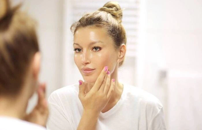 إذا كنتم ممن ينتابهم الفضول لقراءة مكونات منتجات العناية بالبشرة التي يشترونها، فلا بد أنكم وجدتم قائمة مليئة بالكلمات غير المفهومة، إحداها الببتيدات، فمن الطبيعي أن نتسائل عن ماهي