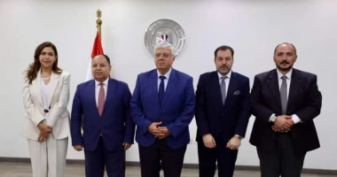 كتب - محمود الهندي وزير التعليم العالي يستقبل رئيس الهيئة القومية للتأمين الصحي الشامل استقبل الدكتور أيمن عاشور وزير التعليم العالي والبحث العلمي،