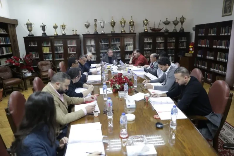 ملامح اجتماع مجلس إدارة الأهلي اليوم.. أبرزها مناقشة بند انتخاب نائب الرئيسيعقد مجلس إدارة النادي الأهلي برئاسة محمود الخطيب، اجتماعا اليوم الثلاثاء، لمناقشة عدد من الموضوعات الهام