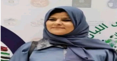 دآمال بوحرب - تونس أغفو وفي تونس الخضراء متكئي على وسائد بغدادية الندف لكي أرى ببلاد الرافدين هوى يحط في النهر في شط من الصدف انا الهائمة والشوق