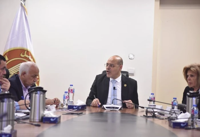 وزير العمل يترأس اجتماعا للحوار الاجتماعي للتشاور بشأن سرعة إصدار قانون العمل ترأس محمد جبران وزير العمل، اليوم الإثنين، بمقر الوزارة، بالعاصمة