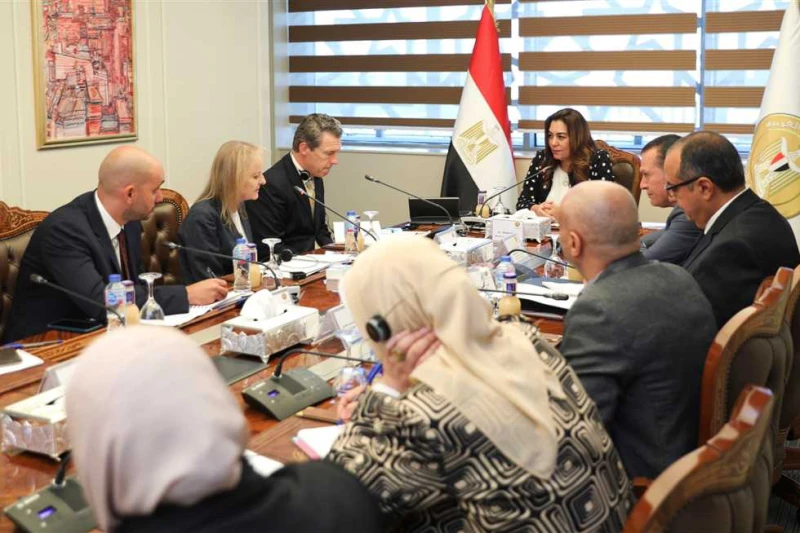 وزيرة التنمية المحلية تبحث مع وفد البنك الأوروبي الموقف التنفيذي لمصرف كيتشنر استقبلت الدكتورة منال عوض وزيرة التنمية المحلية، اليوم الثلاثاء وفد من