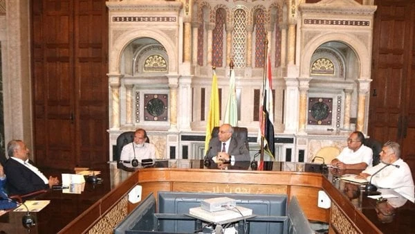 بحوث الصحراء وشركة داسكو يبحثان سبل التعاون في مجال حفر آبار المياه الجوفيةاستقبل الدكتورحسام شوقي- رئيس مركز بحوث الصحراء المهندس أيمن طه- رئيس مجلس إدارة الشركة الوطنية المصرية ل