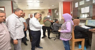 أسيوط سيد زعزوع محافظ أسيوط يتفقد سير العمل بالمركز التكنولوجي لخدمة المواطنين بمركز الفتح تفقد اللواء دكتور هشام أبو النصر محافظ أسيوط، سير العمل