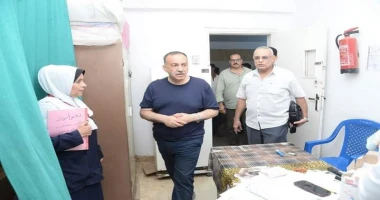 اسيوط سيد زعزوع محافظ أسيوط يفاجئ مستشفى ديروط المركزي ليلا ويوجه بالاهتمام بالنظافة ومتابعة صيانة الأجهزة الطبية فاجأ اللواء دكتور هشام أبو النصر،
