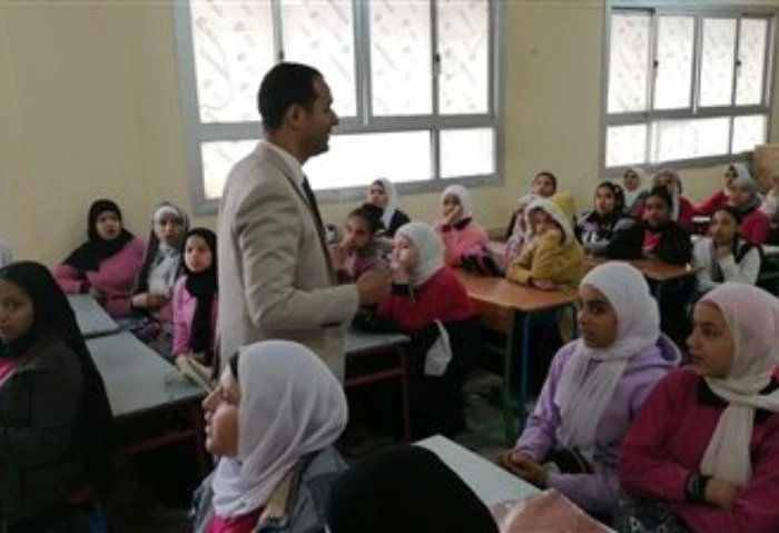 التعليم تكشف تفاصيل جديدة عن ال 50 جنيها قيمة الحصة للمدرسين أرسلت وزارة التربية والتعليم والتعليم الفني خطابا إلى المديريات التعليمية بشأن تعليمات صرف مستحقات المعلمين المستعان به