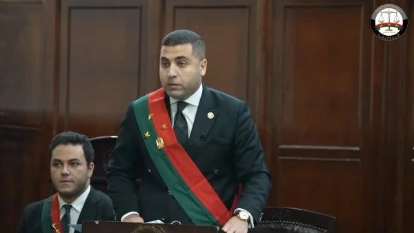 مرافعة النيابة العامة في قضية قتل عاطل لطفلته الرضيعة بحدائق القبة نشرت النيابة العامة مقطع فيديو لمرافعتها، في القضية رقم ٤٠٤٤ لسنة ٢٠٢٣ جنايات