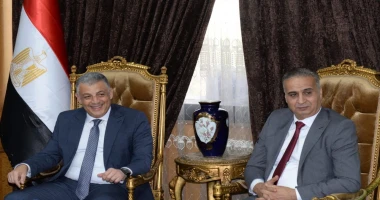 كتبت أمل عبد الرحيم استقبل اللواء طيار أ.ح أكرم محمد جلال محافظ الإسماعيلية، السيد ابراهيم السجيني رئيس جهاز حماية المستهلك والوفد المرافق ، بمكتبه صباح اليوم الأحد بديوان عام محاف