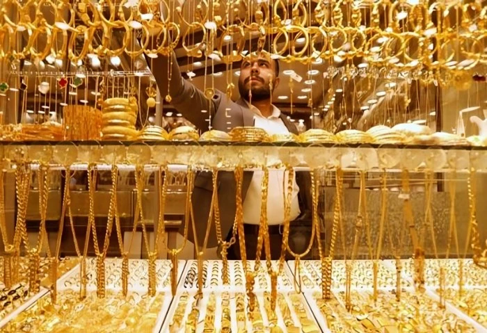 اشتري الشبكة حالا، انخفاض أسعار الذهب اليوم وعيار 18 يسجل هذا الرقم سعر الذهب عيار 18، شهدت أسعار الذهب عيار 18 اليوم الثلاثاء 8 أكتوبر 2024، تراجعا
