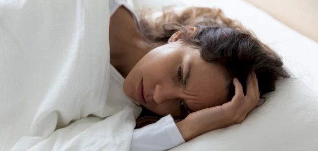 تفسير كسر الزجاج في المنام للمتزوجةهناك عدد من العلماء والمفسرين الذين عملوا على تفسير الكثير من التفسيرات المختلفة التي من بينها تفسير كسر الزجاج في المنام للمتزوجة، حيث إن الزجاج