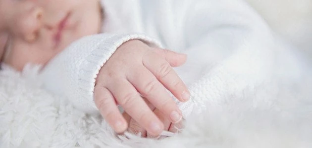 تفسير رؤية موت ولد صغير في المنام للمتزوجةتفسير حلم رؤية الطفل الرضيع يموت في المنام هو يعتبر من أحد التفسيرات التي لها الكثير من المعاني والدلالات