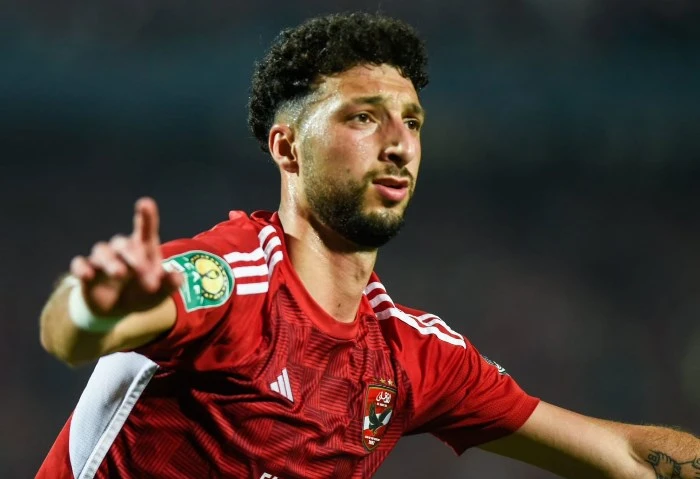 هل يتم سحب لقب الدوري من الأهلي ومنحه ل بيراميدز؟، اتحاد الكرة يوضح (خاص) أصبح النادي الأهلي مهددا بفقدان لقب بطولة الدوري المصري الممتاز في الموسم الماضي لصالح منافسه بيراميدز، بع