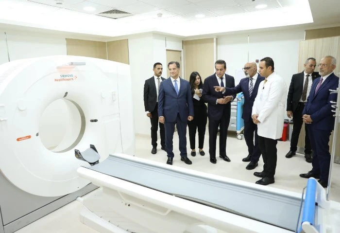 وزير الصحة ونظيره اليوناني يتفقدان مستشفى العاصمة الإدارية الجديدة تفقد الدكتور خالد عبدالغفار، نائب رئيس مجلس الوزراء ووزير الصحة والسكان يرافقه وزير الصحة اليوناني الدكتور أدونيس