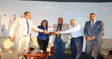 بحضور اللواء نصر سالم.. الأقصر تحتفل بانتصارات أكتوبر المجيدة متابعة ممدوح السنبسى أقامت جمعية مفتاح الحياة، واتحاد كيان شباب الأقصر، ومكتبة مصر