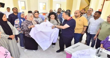 أسيوط سيد زعزوع محافظ أسيوط يشهد تشغيل مشغل الخياطة والتطريز بالمجمع الصناعي الحرفي بقرية الشامية بساحل سليم شهد اللواء دكتور هشام أبو النصر محافظ