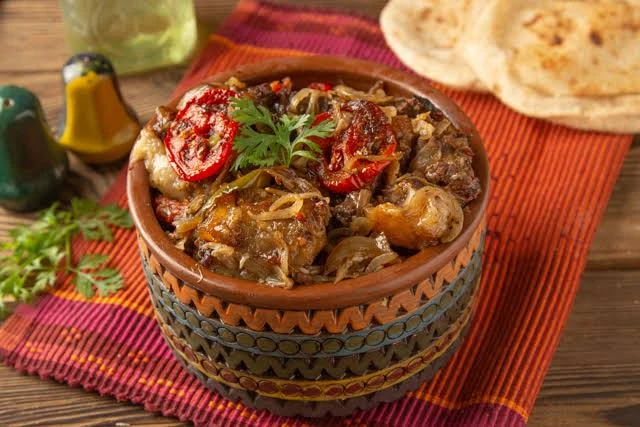 طريقة عمل طاجن العكاوى بالبصل بطريقة سهلة.. طبق شهى ومحبوبطاجن العكاوي بالبصل هو أحد الأطباق الشهية والمحبوبة في المطبخ العربي، ويتميز بنكهته القوية