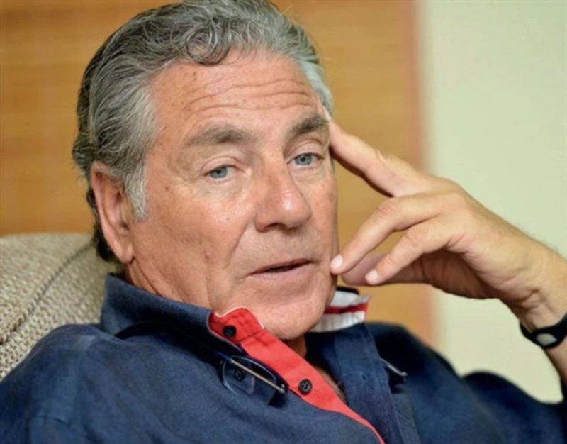 وفاة مصطفى فهمي عن 82 عاماتوفى منذ قليل الفنان المصري مصطفى فهمي عن عمر يناهز ال82 عاما ، بعد معاناته في الفترة الماضية مع المرض حيث خضع في الأشهر