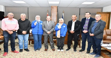 كتبت أمل عبد الرحيم هنأ الدكتور ناصر سعيد مندور، رئيس جامعة قناة السويس، الطالبتين يارا عصام سيد أحمد و بسنت أحمد عبد الكريم، من كلية الآداب والعلوم الإنسانية، على تميزهما في بطولة