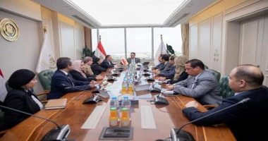 قنا ممدوح السنبسى وزير التموين يستقبل وفد حزب الشعب الجمهوري ويبحثان آليات التحول من الدعم العيني إلى الدعم النقدي وجهود ضبط الأسواق في إطار تعزيز التعاون بين المؤسسات الحكومية وال