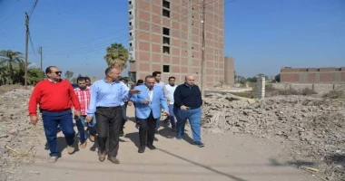 أسيوط سيد زعزوع محافظ أسيوط يتفقد شوارع منطقة سيد بحي غرب والمركز التكنولوجي المتنقل تفقد اللواء دكتور هشام أبوالنصر محافظ أسيوط، عدد من شوارع منطقة