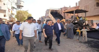 اسيوط سيد زعزوع محافظ أسيوط يتفقد أعمال رصف شوارع منطقتي الشيخ منصور وقبلي البلد بمدينة أبوتيج تفقد اللواء دكتور هشام أبو النصر محافظ أسيوط، أعمال