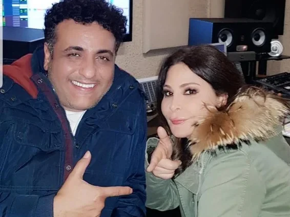 .. اليسا في حالة صدمة بعد وفاة محمد رحيمصدمة كبرى عمت الوسط الفني المصري والعربي برحيل الملحن والمطرب محمد رحيم في الساعات الأولى من صباح اليوم السبت عن عمر يناهز ال 45 بشكل مفاجئ.