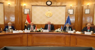 كتبت أمل عبد الرحيم عقدت جامعة قناة السويس عدد من المقابلات الشخصية للمرشحين لشغل وظيفة عميد كلية الصيدلة ، تنفيذا لقرار وزير التعليم العالي والبحث العلمي الأستاذ الدكتور محمد أيمن