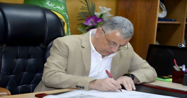 كتبت أمل عبد الرحيم اعتمد اللواء طيار أ.ح أكرم محمد جلال محافظ الإسماعيلية، اليوم الثلاثاء، المخطط التفصيلي لمدينة التل الكبير. وذلك بحضور المهندس ماجد بسيوني مدير عام التخطيط العم