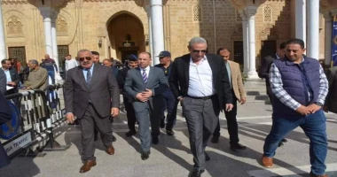 كتبمحمود شتا محافظ الغربية يؤدي صلاة الجمعة في مسجد السيد البدوي وسط جمع غفير من المواطنين أدى اللواء أشرف الجندي محافظ الغربية ، صلاة الجمعة برحاب المسجد الأحمدي بطنطا ، بحضور الل