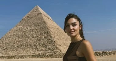 فن: الممثلة التركية هاندا ارتشيل تستعرض زيارتها لمصر من أمام الأهرامات استعرضت النجمة التركية هاندا ارتشيل زيارتها للأهرامات، أثناء رحلتها الحالية