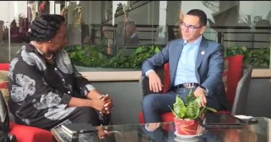 متابعة اعلامية العربى اسماعيل وزير الاستثمار والتجارة الخارجية يجتمع مع السيدة تشيليشي كابويبوي أمين عام الكوميسا اجتمع المهندس حسن الخطيب وزير