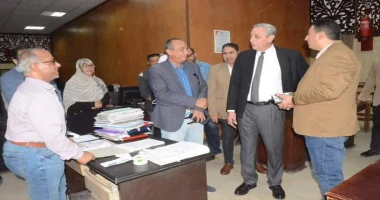 كتبمحمود شتا محافظ الغربية في جولة مفاجئة لتيسير الخدمات المقدمة للمواطنين في حي أول ومركز ومدينة طنطا قام اللواء أشرف الجندي، محافظ الغربية ،صباح