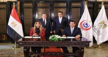 متابعة سيد زعزوع وزير الصحة ومحافظ البنك المركزي يشهدان توقيع بروتوكول تعاون للقضاء على قوائم الانتظار شهد الدكتور خالد عبدالغفار، نائب رئيس مجلس الوزراء ووزير الصحة والسكان، والأس