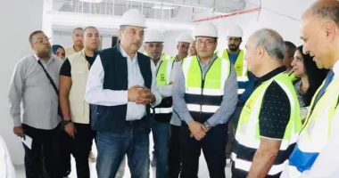 كتب:- محمد سراج الدين شحاتة وزير قطاع الاعمال فى جولة تفقدية لشركة الدقهلية للغزل والنسيج ديتكس فى إطار الجوالات الميدانية التى يقوم بها المهندس محمد