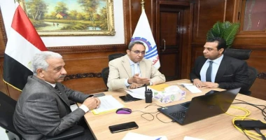 قنا ممدوح السنبسى محافظ قنا يعقد اجتماعا موسعا لمتابعة تنفيذ تكليفات مجلس المحافظين الأخير عقد الدكتور خالد عبد الحليم محافظ قنا، اجتماعا موسعا، بمركز سيطرة الشبكة الوطنية للطوارئ 