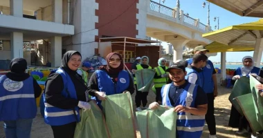 حمله كبري لفريق شباب متطوعين مصر .. لتنظيف ٤ شواطئ كبري بالإسكندرية في إطار مبادرة بدايه جديده لبناء الانسان وبرعايه محافظه الإسكندرية و الإدارة المركزية للسياحة والمصايف ومديرية ا