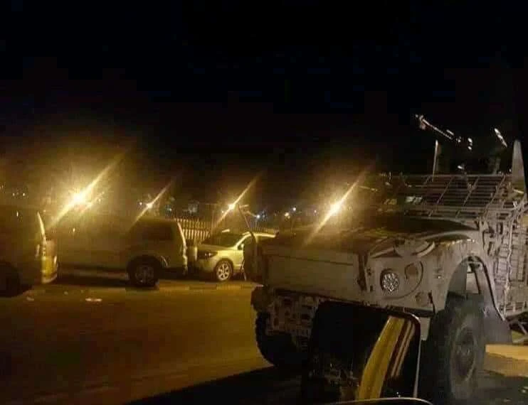 تفاصيل صادمة بشأن اغتيال شخصية كبرى في قلب صنعاء _اخر الاخبار كشفت مصادر تفاصيل جديدة بشأن اغتيال احد المشايخ في قلب صنعاء الخاضعة لسيطرة مليشيا الحوثيوأكدت المصادر ان مسلحون حوثيو