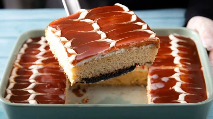 طريقة عمل كيكة الحليب التركية بالكراميل.. بقوام هش ونكهة فاخرةكيكة الحليب التركية بالكراميل، والمعروفة أيضا ب تريليتشا ()، هي واحدة من أشهر الحلويات في المطبخ التركي. تتميز هذه الك