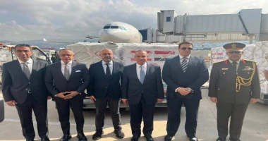 متابعة سيد زعزوع خلال زيارته لبيروت، وزير الخارجية يسلم شحنة المساعدات المصرية الرابعة إلى لبنان استقبل السيد ناصر ياسين، وزير البيئة منسق لجنة