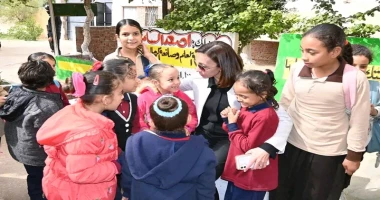 جولات مفاجئة بتفقد عدد من المدارس بوادي النطرون بالبحيرة متابعه أحمد القطعاني ضمن الجولات الميدانية المفاجئة التى تقوم بها الدكتورة جاكلين عازر محافظ