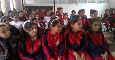 كتبت أمل عبد الرحيم في إطار مبادرة بداية وبالتعاون بين جامعة قناة السويس بالتعاون مع إدارة تكافؤ الفرص وحقوق الإنسان بوزارة التربية والتعليم، وتحت