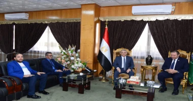 كتبت أمل عبد الرحيم استقبل اللواء طيار أ.ح أكرم محمد جلال محافظ الإسماعيلية، صباح اليوم الخميس، الدكتور أحمد عبدالحميد طه رئيس مجلس إدارة الهيئة