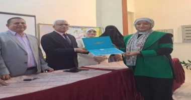 كتبت أمل عبد الرحيم شهد الاستاذ ايمن موسى مدير مديرية التربيه والتعليم بالاسماعيليه اليوم الاحد تكريم عدد من المعلمين والطلاب الفائزين في عدد من