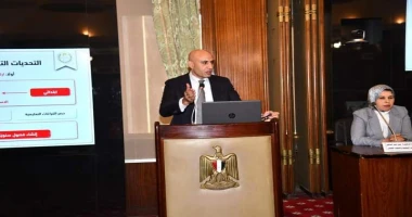 متابعة سيد زعزوع وزير التعليم : لائحة التحفيز التربوي والانضباط المدرسي تحدد مسئوليات وواجبات المعلم والطالب شارك السيد محمد عبد اللطيف وزير التربية والتعليم والتعليم الفنى، اليوم،