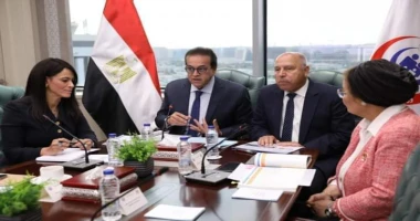 متابعة سيد زعزوع نائبا رئيس الوزراء ووزيرة التخطيط يناقشون دعم محور التمكين الاقتصادي للمرأة ضمن الاستراتيجية الوطنية للسكان عقد الدكتور خالد