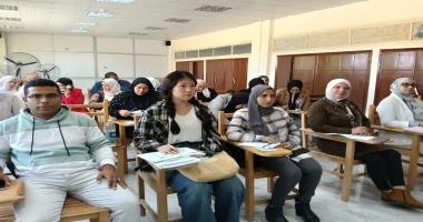 كتبت أمل عبد الرحيم نظم معهد الدراسات الأفروآسيوية بجامعة قناة السويس ندوة علمية حول الأخطاء الشائعة في البحث العلمي، برعاية الدكتور ناصر مندور، رئيس الجامعة، الذي أكد على أهمية هذ