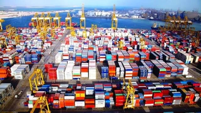 7 ممرات لوجستية طفرة كبيرة وإنجازات ملموسة بمشروعات النقل والمواصلات حققت مصر بقيادة الرئيس عبدالفتاح السيسي، طفرة كبيرة وانجازات ملموسة في مشروعات